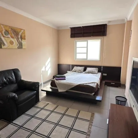 "Flora B&B "- Rooms In Privat Home Habitaciones En Una Casa Privada-3