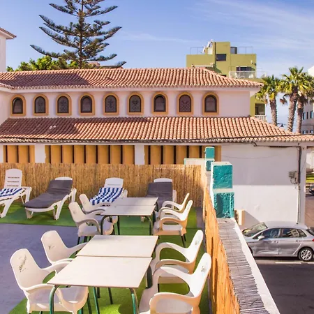 Single Fin Surf Hostel-2
