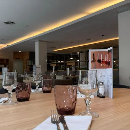 Aqua Hotel Bertran Park-3
