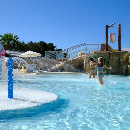 Marvell Club Hotel & Apartments-3