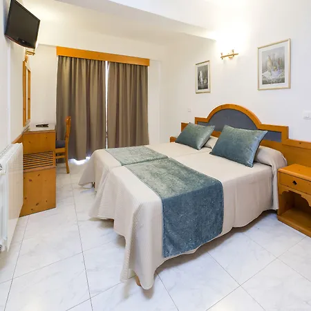 Hostal Mari-3