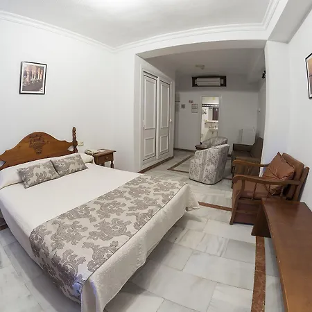 Hotel La Pinta-3