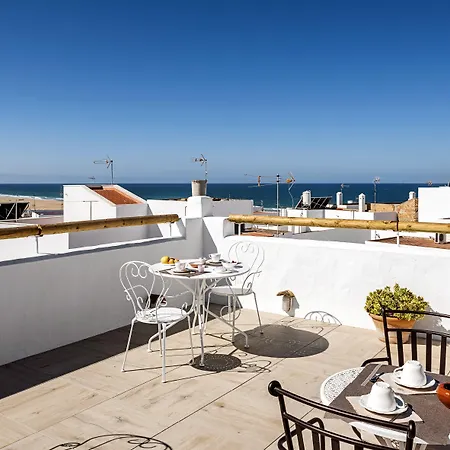 Habitaciones y Apartamentos en el centro La Jábega by Conil Home-2