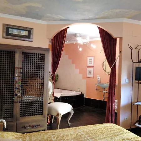 Hotel Utopia-2