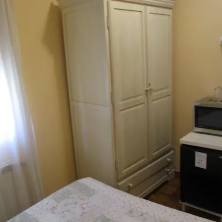Hostal Becares-2