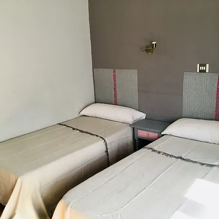 Hostal Tropical-3