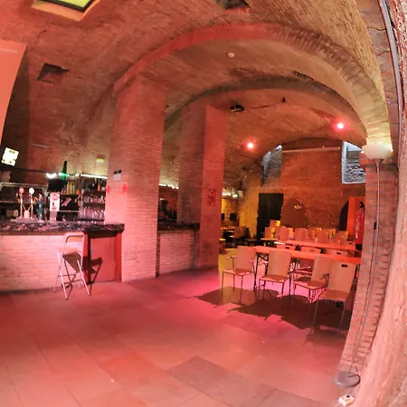 Be Zaragoza Hostel-3