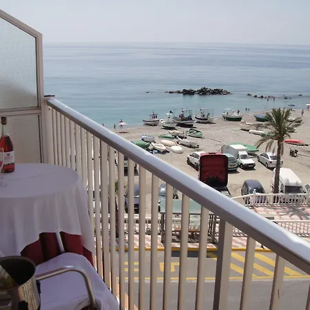 Hostal Costa Sol-2