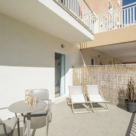 Forenna Hostel (Adults Only)-2