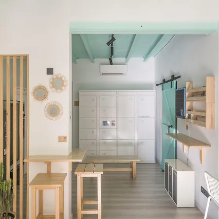 Forenna Hostel (Adults Only)-3