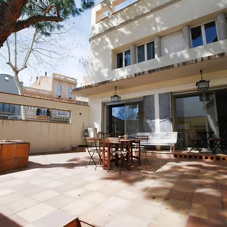 La Casa Del Pi - La Casa Del Pi - House In The City, Next To Barcelona And Beach-3