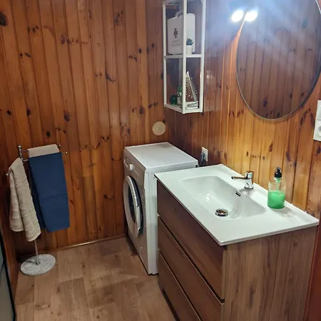 Bungalow con piscina en camping privado cerca de la playa de Torre del Mar Ideal familias-2