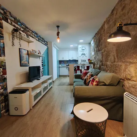 Céntrico, Casco Vello, Wifi, Vodafone TV, Netflix-3