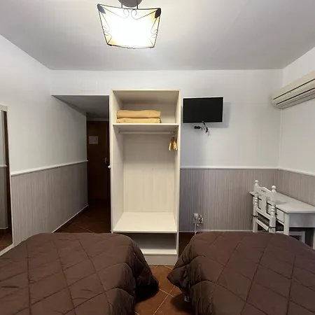 Hostal Hueso-3