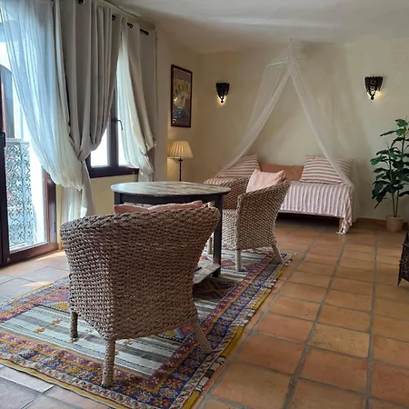 Darcilla Guest House-3
