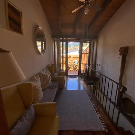 'La Casa de LoLa' casita de cuento con vistas-3
