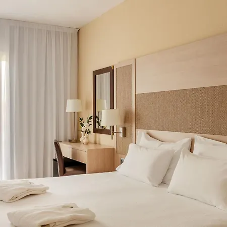 Augusta Club & Spa - Adults Only-3