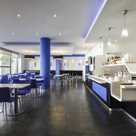 Ibis Budget Málaga Centro-3