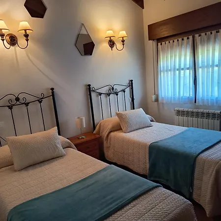 Apartamentos Rurales Llagumelon-3