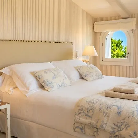 Villa Brisa Del Mar Seafront Villa Located In The Garraf National Park 30 Minutes From Barcelona-2