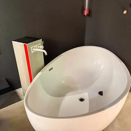 The Black Boutique -- Turistea Suites-2