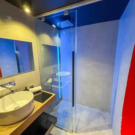 The Black Boutique -- Turistea Suites-3