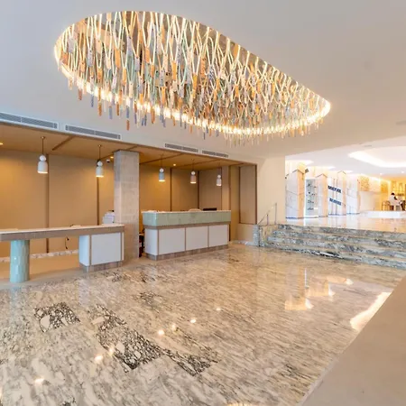 Suites Roc Portonova - Newly Renovated 2026-3