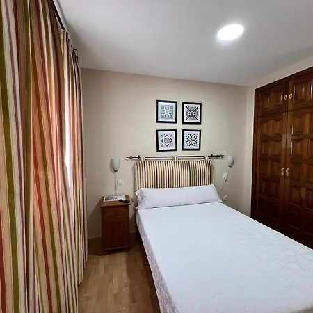 Hostal la Colmena-3