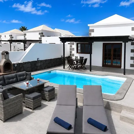 Stunning Villa Arabella - Heated Pool - Bbq - Amazing Terrace - Playa Blanca-2