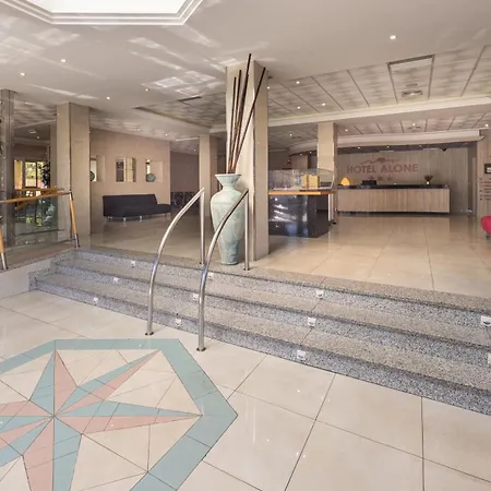 Hotel Alone-3