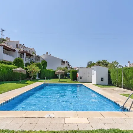 Chalet Adosado Con Piscina-2
