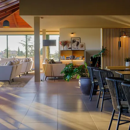 Apartahotel Suites Vila Birdie-3