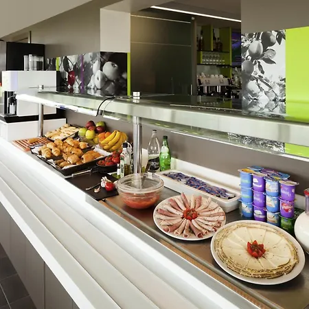 Hotel Ibis Styles Lleida Torrefarrera-3