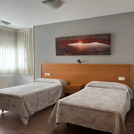 Hostal El Poligono-3