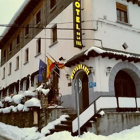 Hotel De La Val-2