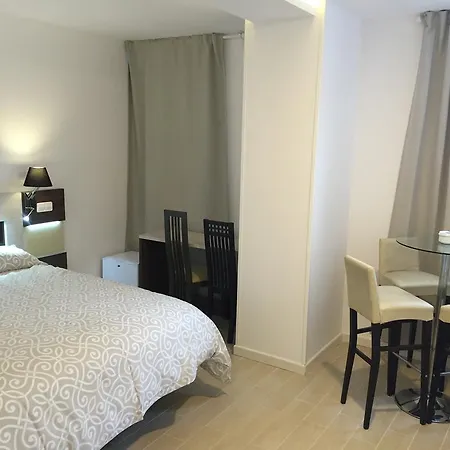 H Central Gran Via Apartments Madrid-2
