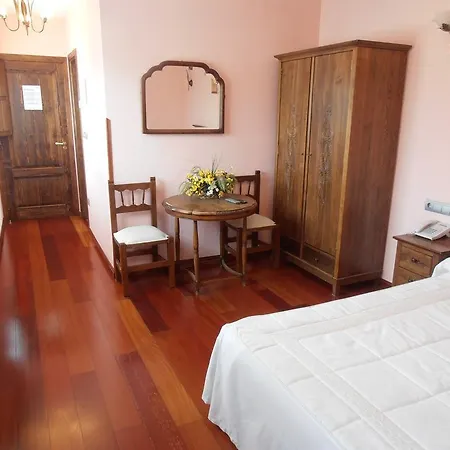 Hostal Virgen De La Encina-3