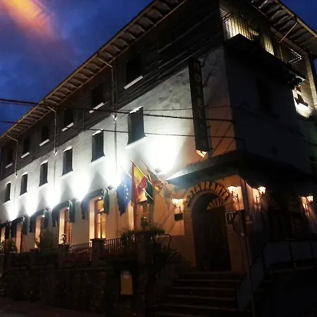 Hotel De La Val-3