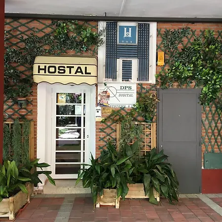 Hostal Tres Cantos-3