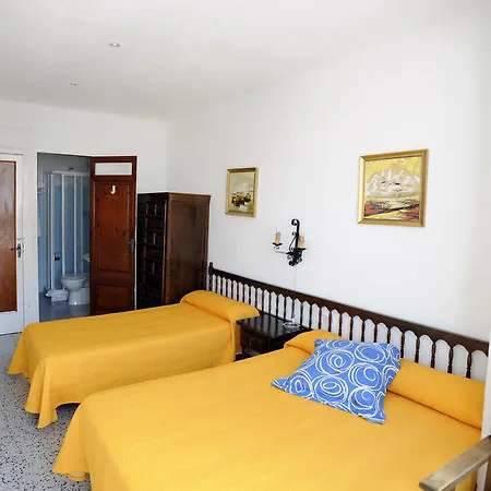 Hostal Can Marinés-3