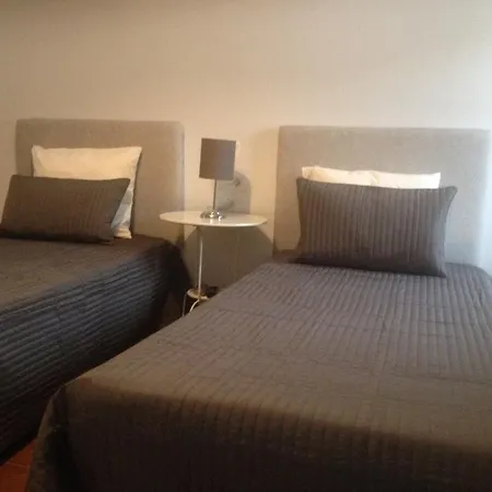 Hostal Montilla Sotogrande-3