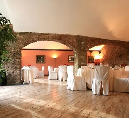 Hotel Castell De L'Oliver-2