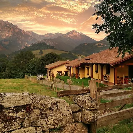Casas Rurales Entrecastaños-3
