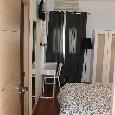 Hostal Montilla Sotogrande-2