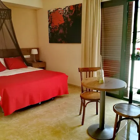Archs Hotel Rural-3