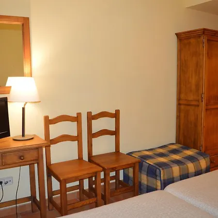 Hostal Revinuesa-2