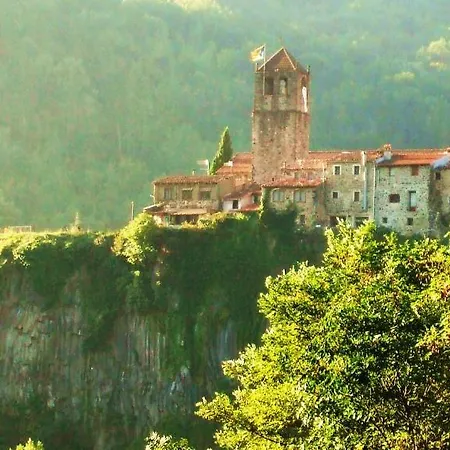 Hostal Mont-Rock-2