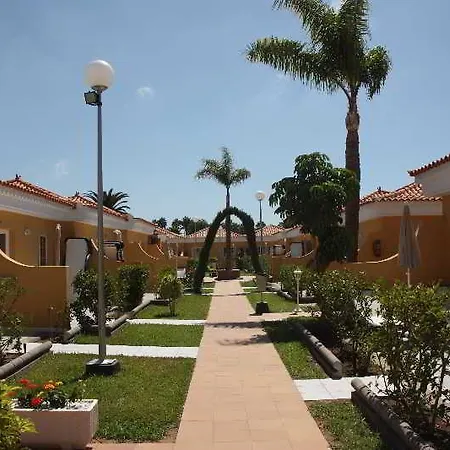 La Mirage Swingers-3