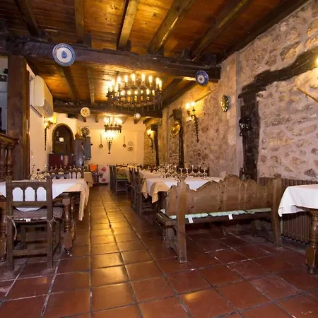 Hostal Meson Casa De Guzman-3
