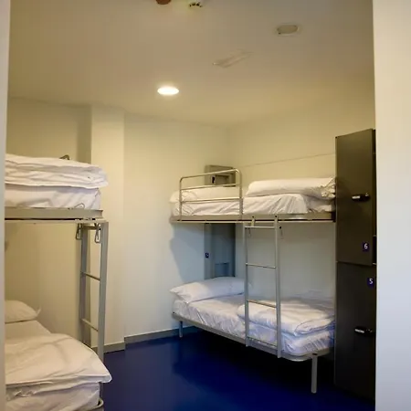 Bbk Bilbao Good Hostel-3